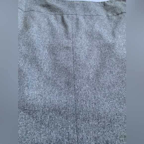 Banana Republc wool skirt with liner, gray, size 12. - Picture 6 of 6